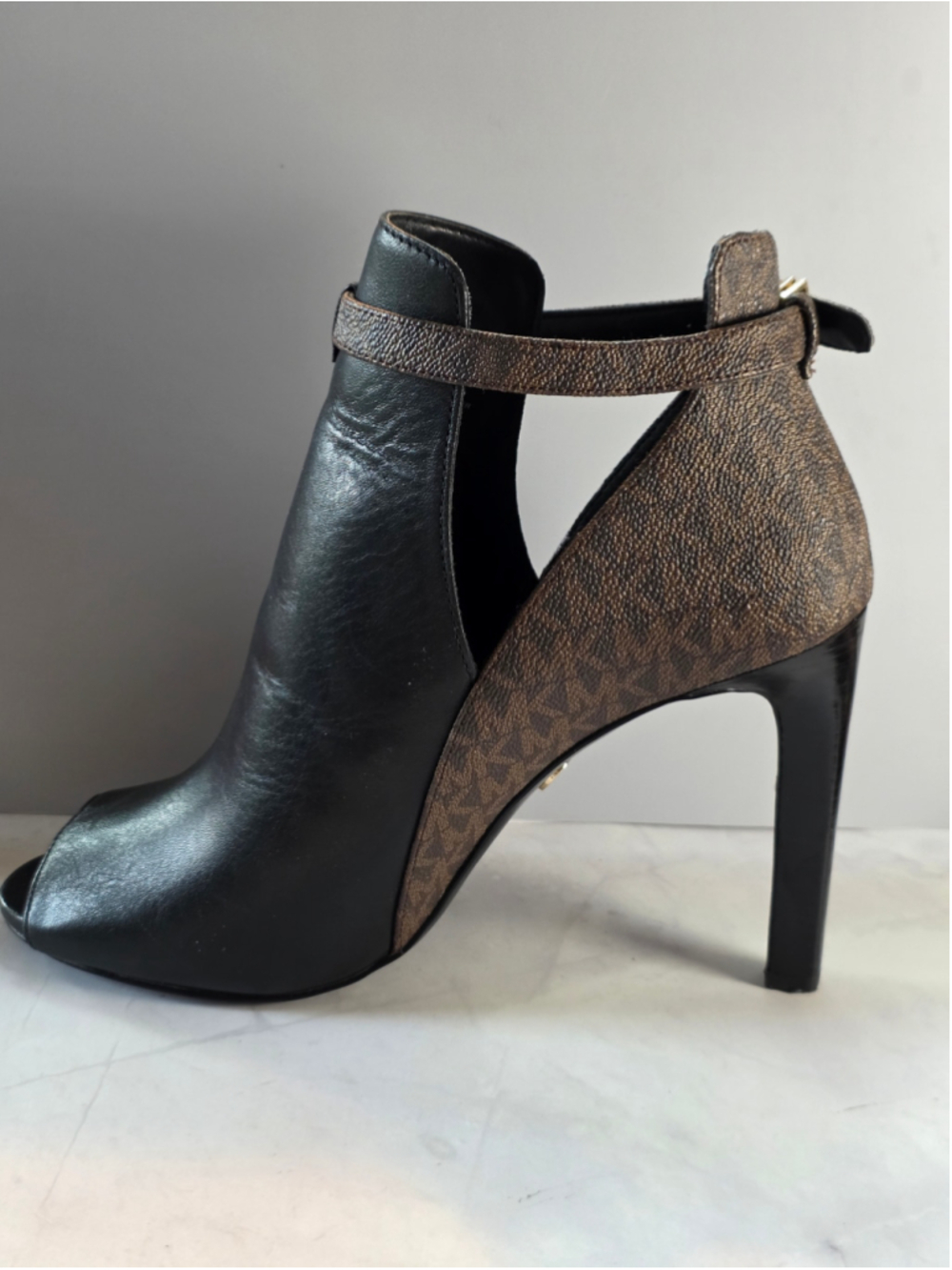 Michael Kors Lawson Logo Peep Toe Heels Women’s Size 11 - Picture 6 of 11
